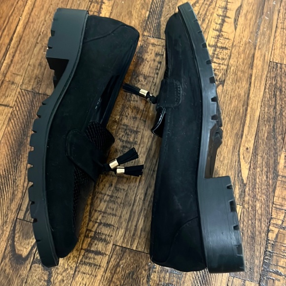 Diba Suede Loafers black with low lugged sole and toes gold tassels Size 7 - Picture 11 of 12